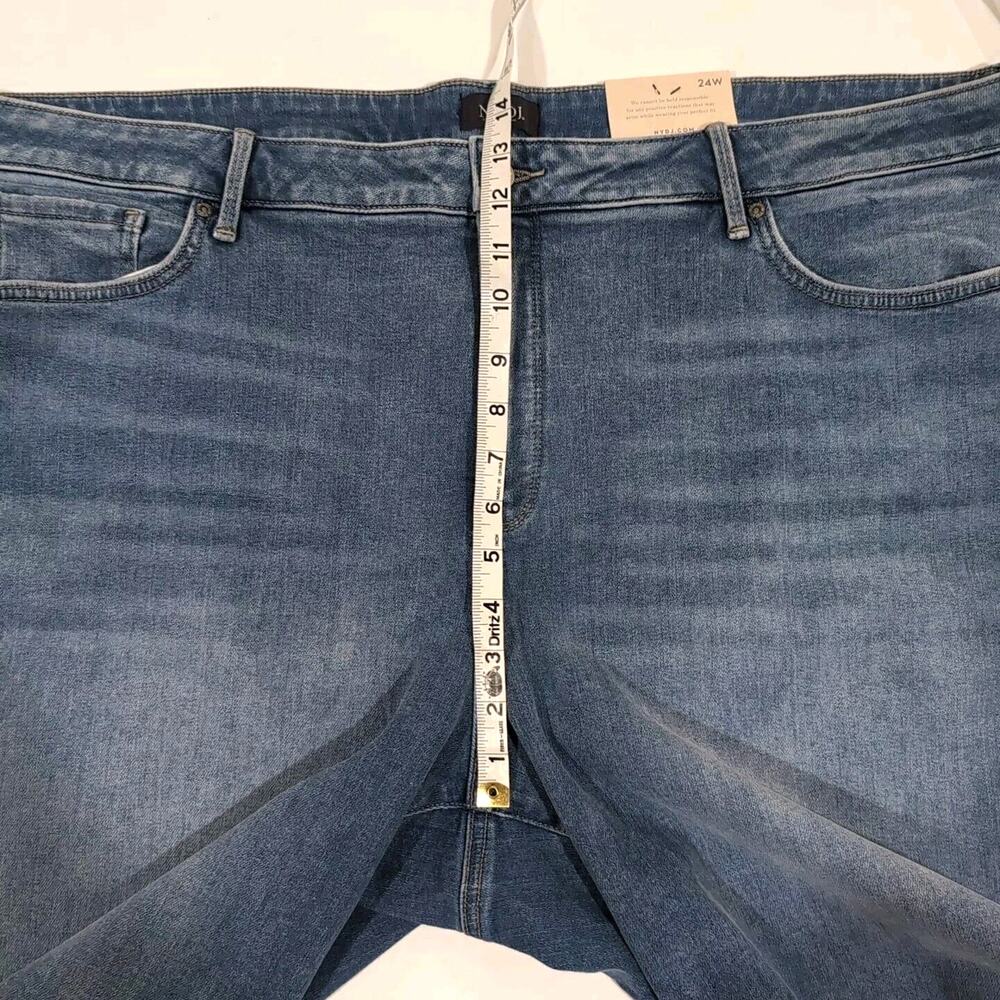 NYDJ Classic Blue Jean Shorts - Picture 11 of 14